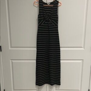 Max Studio Elegant Black and White Striped Maxi Dress